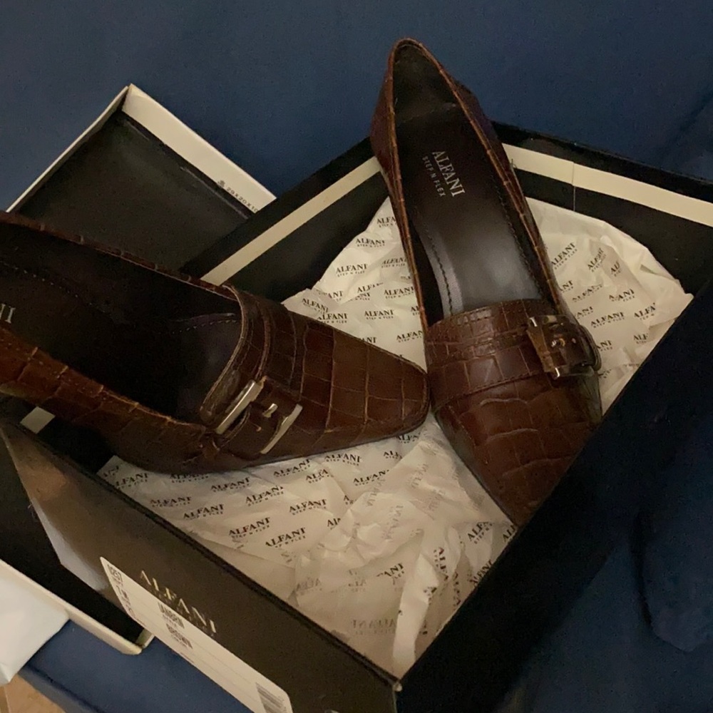 Women's shoes